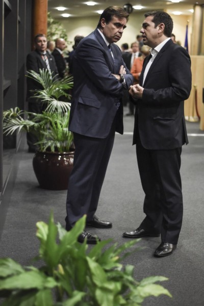 Με τον Αλέξη Τσίπρα στο περιθώριο κάποιας κρίσιμης σύσκεψης για την Ελλάδα στις Βρυξέλλες