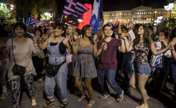 06_Greeks-voted-overwhelmingly-No-on-Sunday-in-a-historic-bailout-referendum-600x370