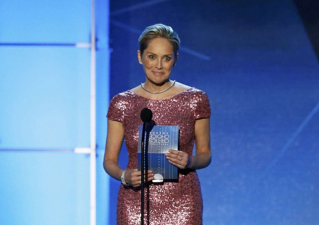 2016-01-18T050159Z_1320964213_TB3EC1I0DZ0IY_RTRMADP_3_AWARDS-CRITICSCHOICE