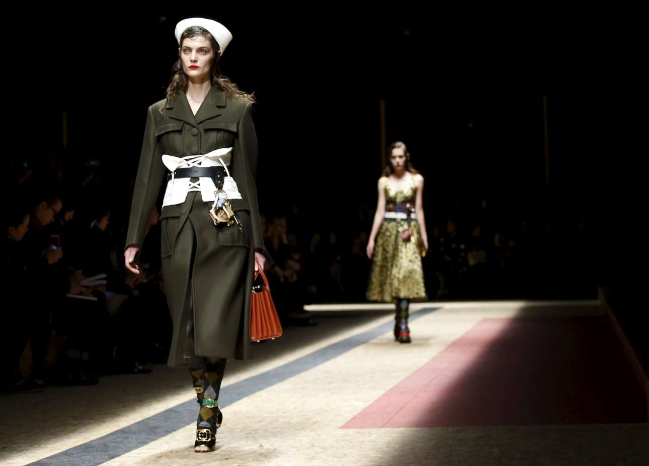 2016-02-25T193304Z_1152614778_GF10000323455_RTRMADP_3_FASHION-MILAN