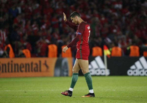 2016-06-18T205554Z_109284954_MT1ACI14444828_RTRMADP_3_SOCCER-EURO-POR-AUS