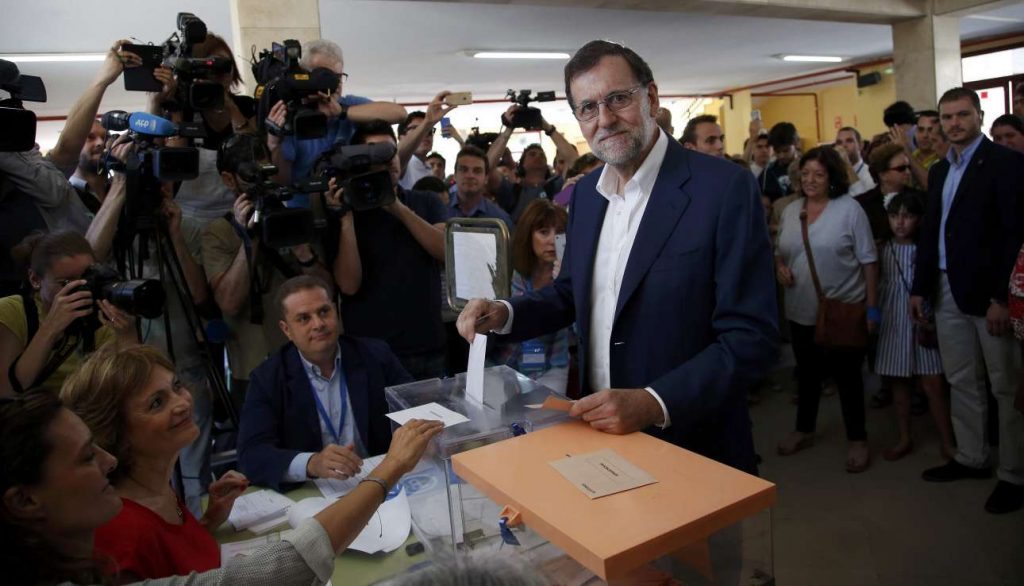2016-06-26T092820Z_1315442064_LR1EC6Q0QAO23_RTRMADP_3_SPAIN-ELECTION