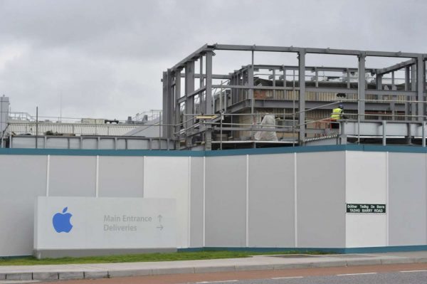 2016-08-30T110137Z_1163781887_LR1EC8U0UMF9B_RTRMADP_3_EU-APPLE-TAXAVOIDANCE (1)