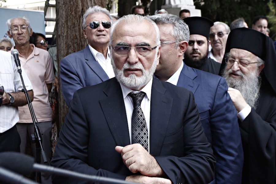 Ο Ιβάν Σαββίδης έχοντας... πίσω του όλη την πόλη