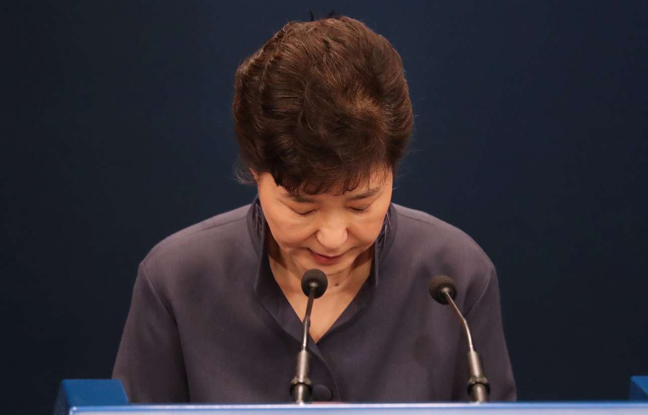 2016-10-25T091654Z_1350347534_S1AEUIZBTMAA_RTRMADP_3_SOUTHKOREA-POLITICS