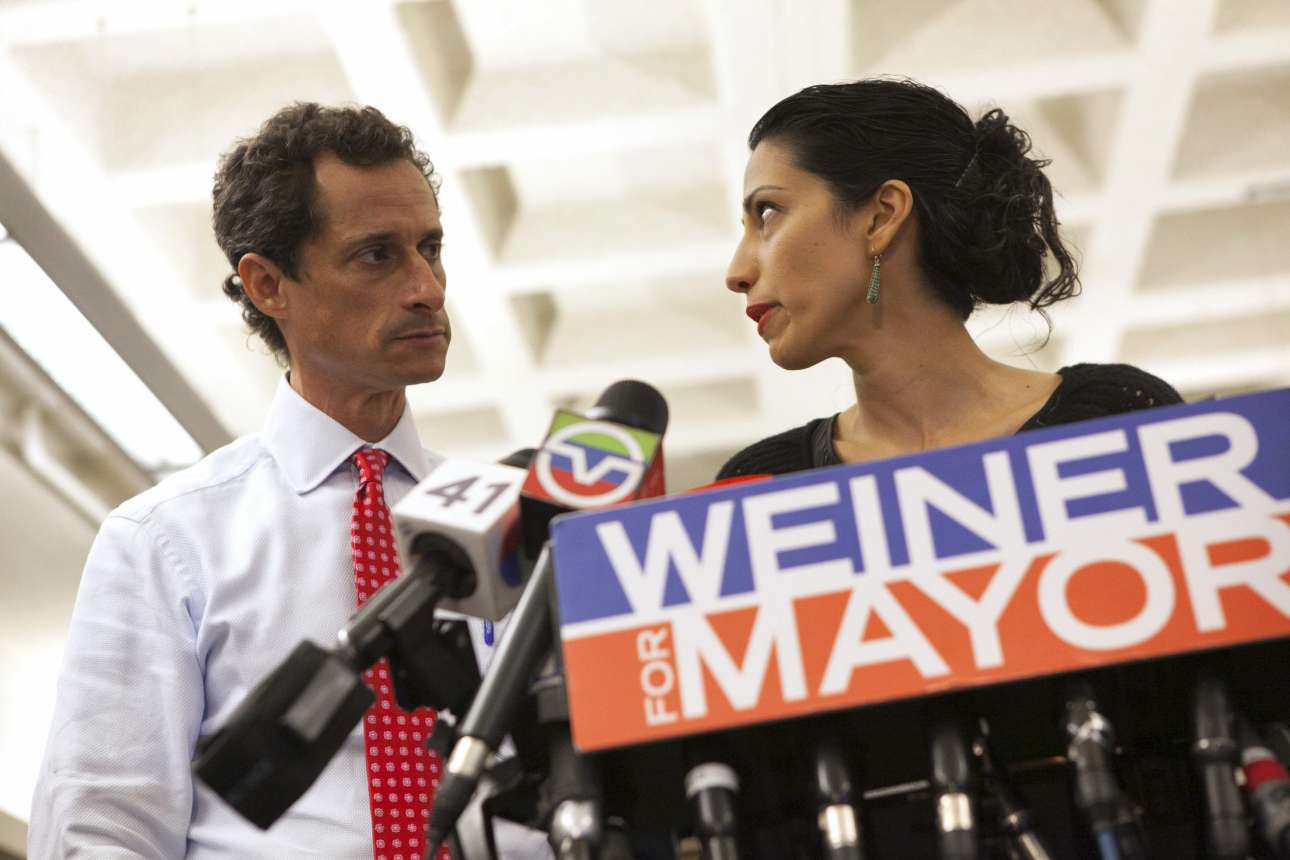 2016-10-28T193132Z_863182667_TM3ECAS170B01_RTRMADP_3_USA-ELECTION-CLINTON-WEINER