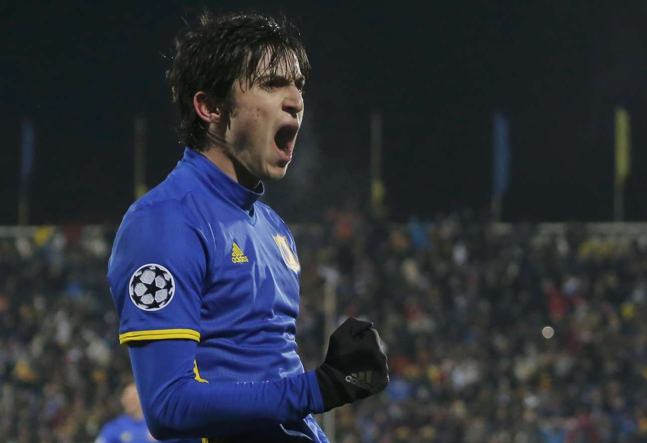 2016-11-23T181012Z_1788255841_LR1ECBN1EGO5O_RTRMADP_3_SOCCER-CHAMPIONS-ROS-BAY