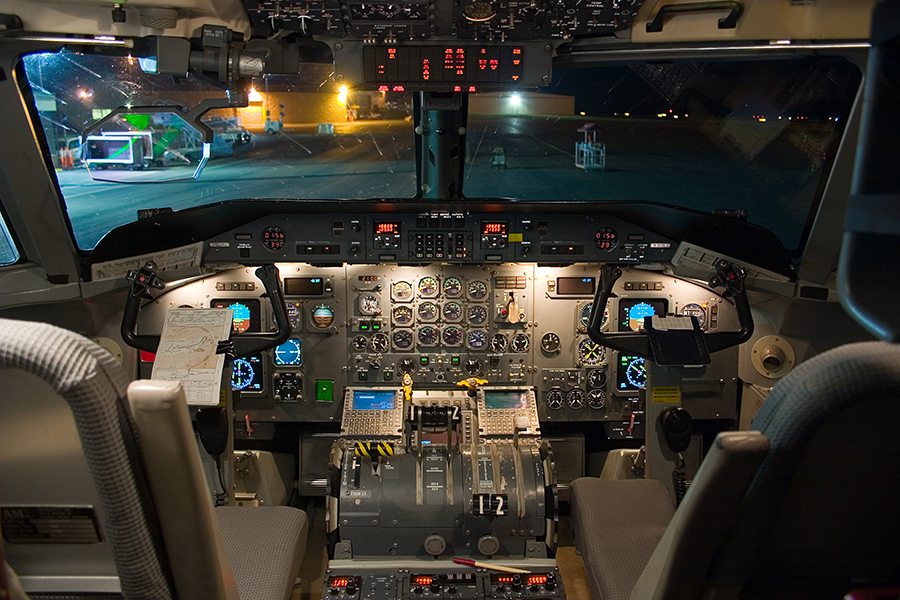 Cockpit_2967211
