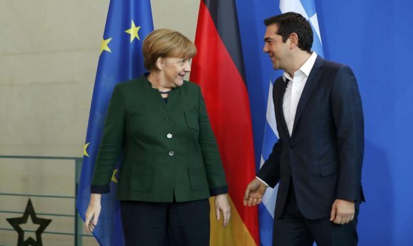 2016-12-16T120035Z_2055632534_LR1ECCG0XCOQ8_RTRMADP_3_GERMANY-GREECE