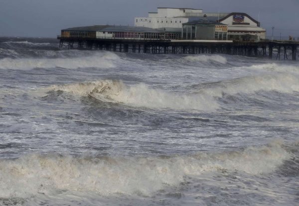 2017-02-23T104239Z_1435415850_LR1ED2N0TQS8K_RTRMADP_3_BRITAIN-WEATHER