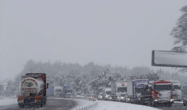 2017-02-23T131545Z_525225420_LR1ED2N10TYFM_RTRMADP_3_BRITAIN-WEATHER