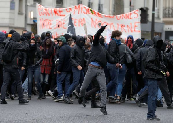 2017-04-22T162215Z_1317473479_RC1A3612A6F0_RTRMADP_3_FRANCE-ELECTION-UNIONS-PROTEST