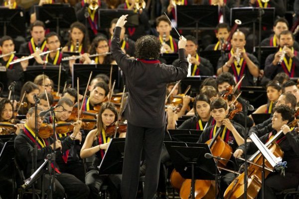 405501_10151071098308605_1120670807_n