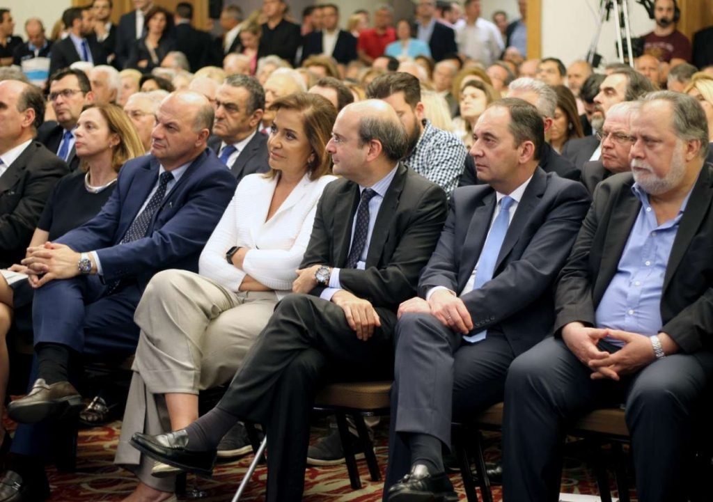 Αποτέλεσμα εικόνας για Δένδιας στο Caravel