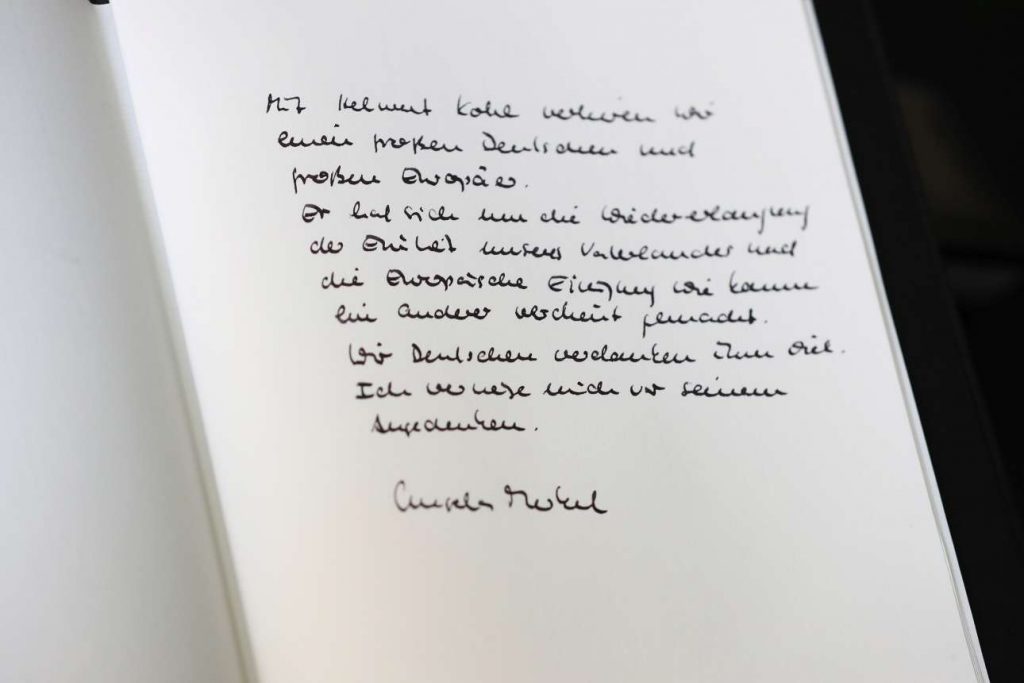 2017-06-18T133038Z_1592500471_RC1A8FE80700_RTRMADP_3_GERMANY-KOHL - Copy