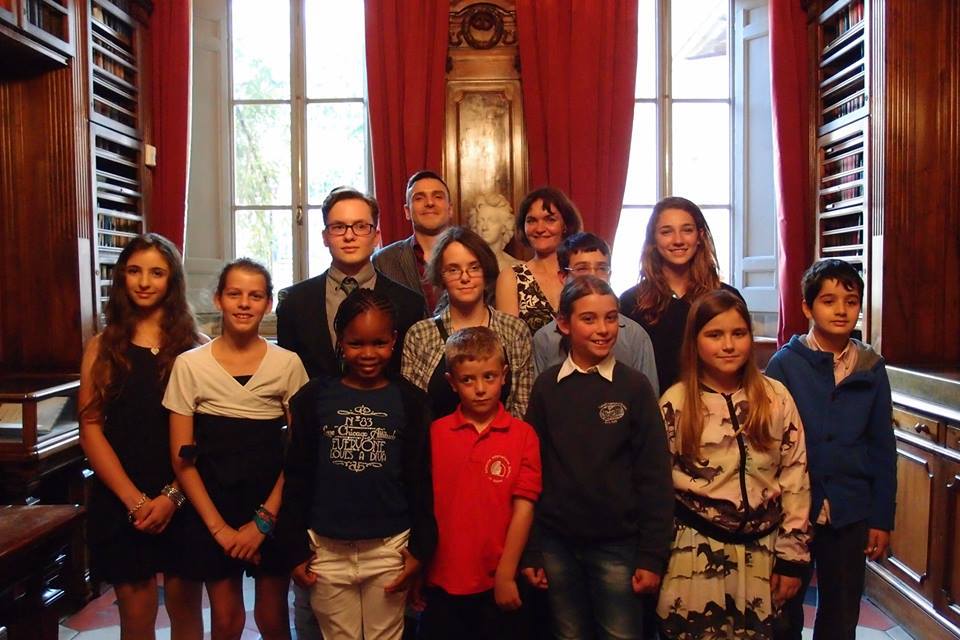 Ο Τζουζέπε Αλμπάνο με τους ιταλούς νικητές του βραβείου