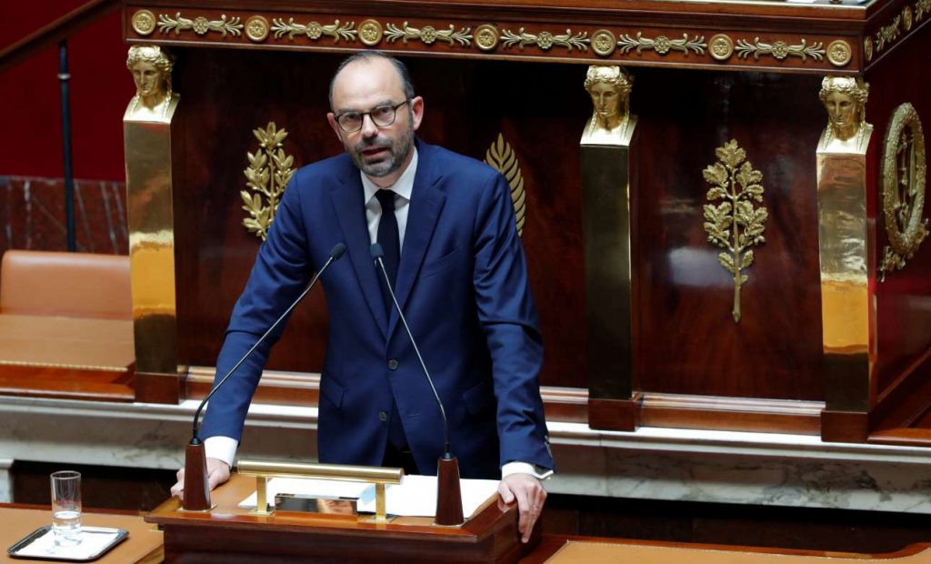 2017-07-04T133712Z_2051783148_RC1D87412300_RTRMADP_3_FRANCE-POLITICS