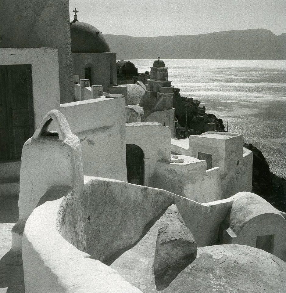 Η πανέμορφη Οία στη Σαντορίνη πριν κατακλυστεί από τουρίστες, 1950-55