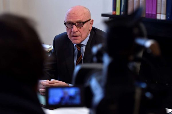 2017-10-31T094712Z_1566543159_RC1213066320_RTRMADP_3_SPAIN-POLITICS-CATALONIA-PUIGDEMONT-LAWYER