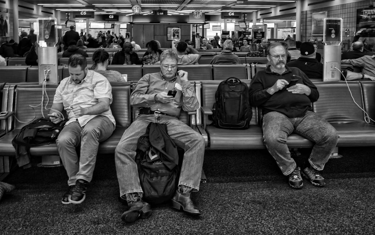 manspreading-airport-Anne Worner-Flickr