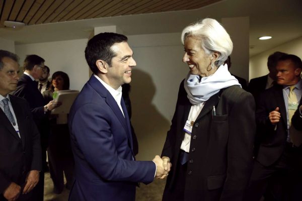 Χειραψία και χαμόγελα στη συνάντησή τους (ΓτΠ ANDREA BONETTI)