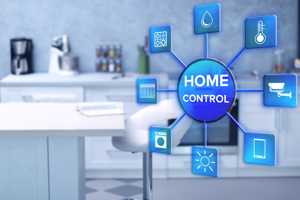 Tα σπίτια μας απέκτησαν νοημοσύνη και μπορούν να επικοινωνούν μαζί μας και να δέχονται κάθε είδους εντολές (shutterstock)