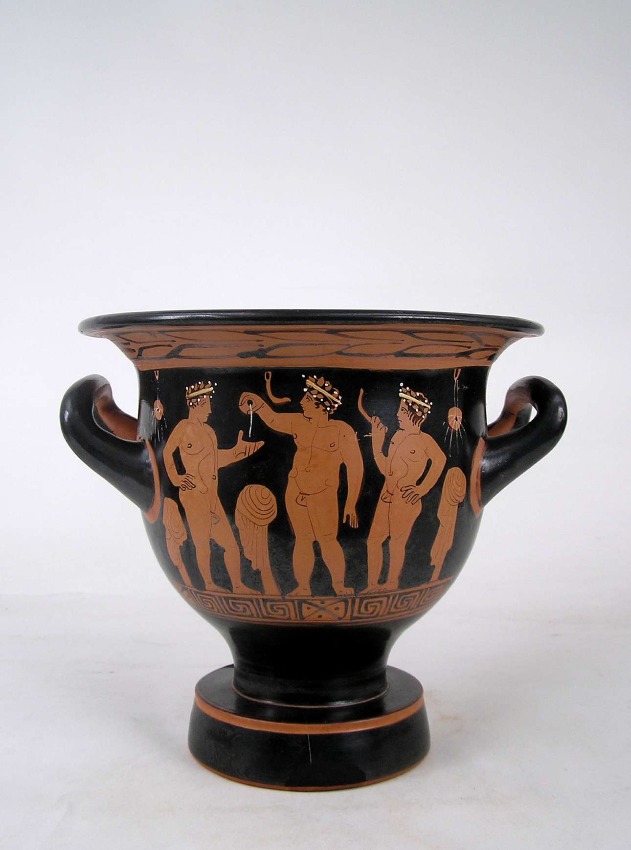 Αττικός ερυθρόμορφος κωδωνόσχημος κρατήρας (4ος αι. π.Χ.) © ΕΑΜ/ΤΑΠ (Φωτογράφος Ε. Μίαρη)