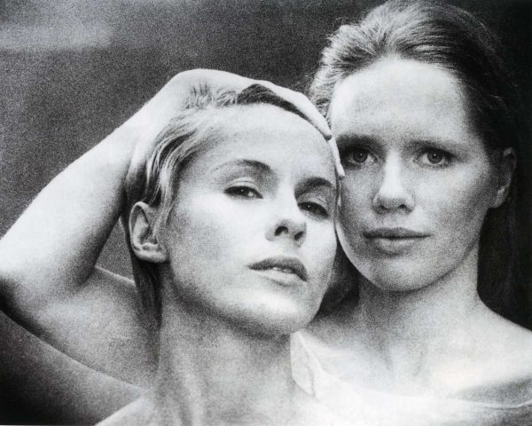 Η Μπίμπι Αντερσον (αριστερά) και η Μπίμπι Αντερσον στην ταινία Περσόνα, του 1966. Δύο από τις γυναίκες της ζωής του Ινγκμαρ (ingmarbergman.se)