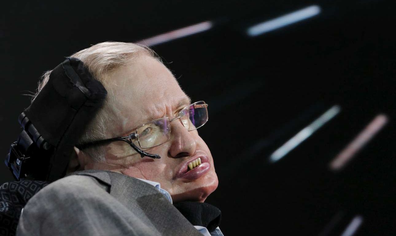 2018-03-14T041255Z_1207713646_RC1EBC6A7BF0_RTRMADP_3_PEOPLE-HAWKING