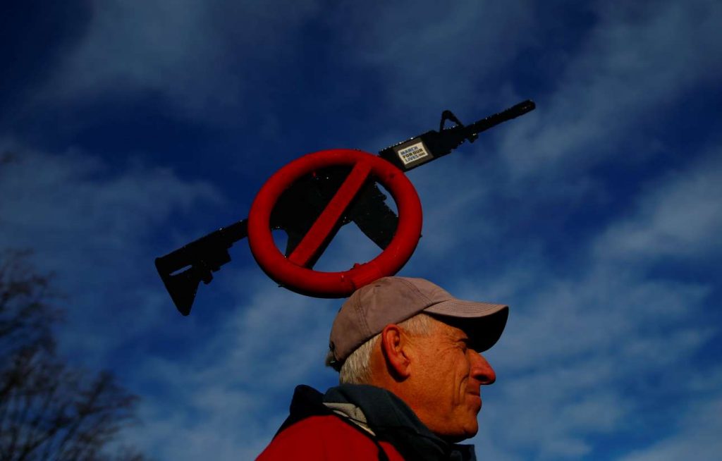 2018-03-24T135818Z_852302176_RC198AF46310_RTRMADP_3_USA-GUNS