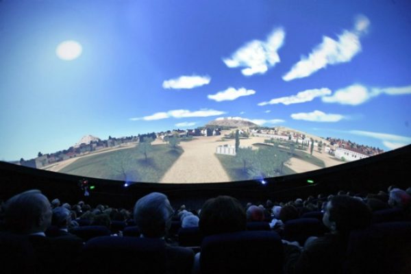 Η εμπειρία της θέασης στη Θόλο είναι μοναδική (hellenic-cosmos.gr)