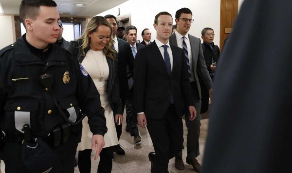 2018-04-09T202958Z_634219125_HP1EE491KXY4K_RTRMADP_3_FACEBOOK-PRIVACY-ZUCKERBERG