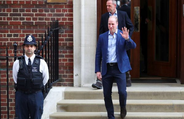 2018-04-23T151955Z_321770596_RC1FFF8F50F0_RTRMADP_3_BRITAIN-ROYALS-BABY