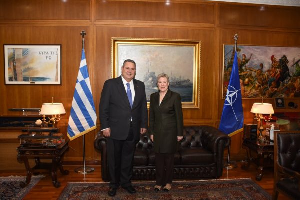 Ο Πάνος Καμμένος με τη Ρόουζ Γκοτμέλερ του ΝΑΤΟ (InTimeNews)