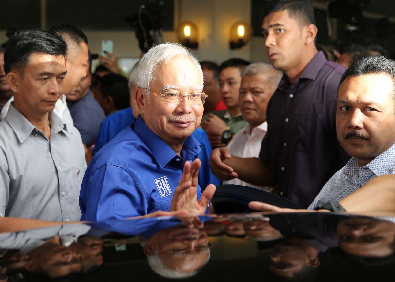 2018-05-10T042215Z_474181716_RC131ABD7A20_RTRMADP_3_MALAYSIA-ELECTION-NAJIB