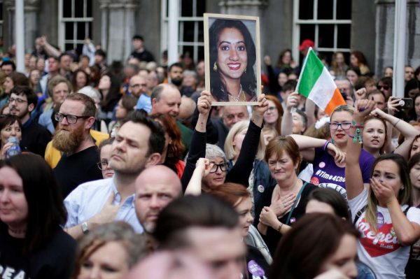 2018-05-26T175939Z_1467460439_RC1B5BEF1A80_RTRMADP_3_IRELAND-ABORTION