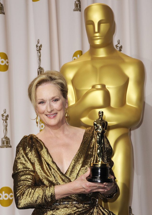 epa04024681 (FILE) A file picture dated 26 February 2012 shows US actress Meryl Streep holding the Oscar for Actress in a Leading Role for 'The Iron Lady' during the 84th annual Academy Awards at the Hollywood and Highland Center in Hollywood, California, USA. Streep has been nominated for an Oscar in the category Best Actress for her role in 'August: Osage County' at the 86th Academy Awards that will take place on 02 March 2014 in Hollywood, Los Angeles, California, USA. EPA/PAUL BUCK *** Local Caption *** 50235399