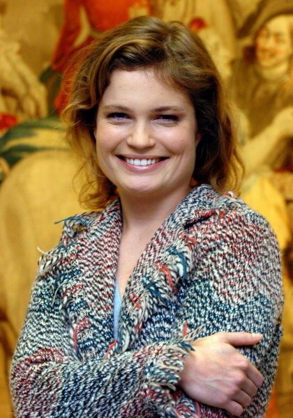 epa000314042 Actress Sarah Biasini, daughter of Romy Schneider, poses for the photographers during the presentation of the TV mini series 'Julie - The King's Agent' in Hamburg, Germany, Wednesday 17 November 2004. The film centres around romance, intrigues and adventures at the court of the French Sun King in the 17th century. Biasini stars as opera singer Julie de Maupin who falls in love with the singer Seranne. EPA/Patrick Lux