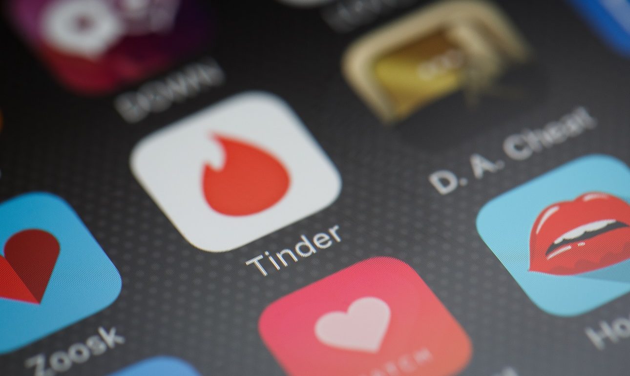 LONDON, ENGLAND - NOVEMBER 24: The "Tinder" app logo is seen amongst other dating apps on a mobile phone screen on November 24, 2016 in London, England. Following a number of deaths linked to the use of anonymous online dating apps, the police have warned users to be aware of the risks involved, following the growth in the scale of violence and sexual assaults linked to their use. (Photo by Leon Neal/Getty Images)