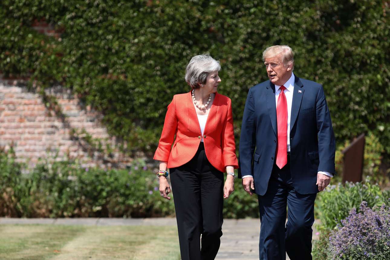 2018-07-13T131308Z_502936823_RC1BB57A8320_RTRMADP_3_USA-TRUMP-BRITAIN