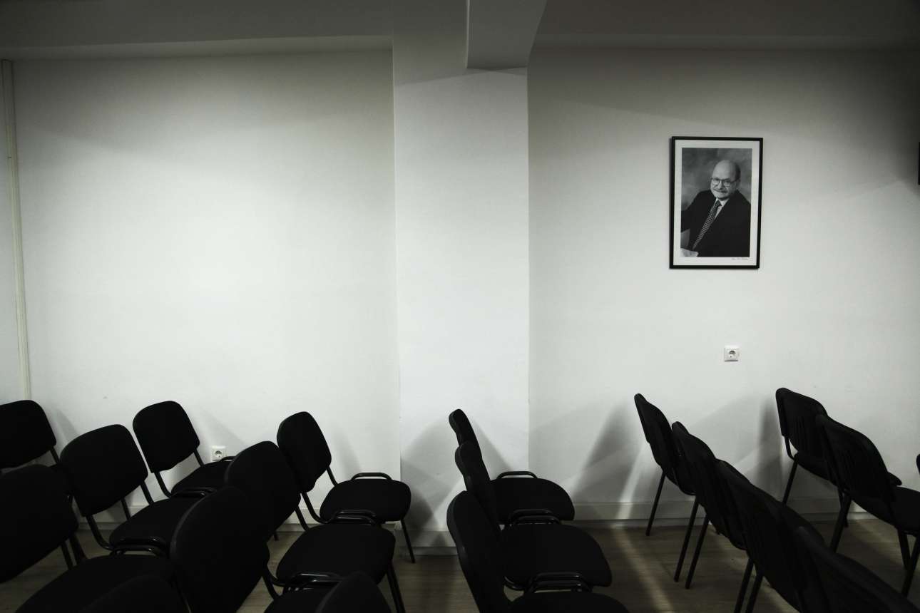 Ξέχασες το πτυχίο σου, Λεωνίδα!