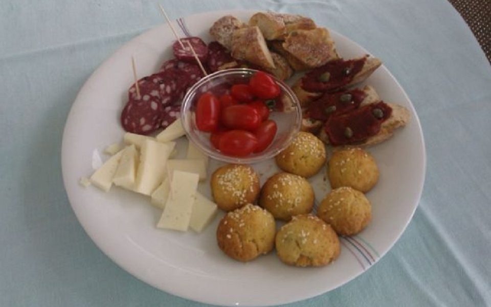 Μπαλάκια με ελιές, της Τζίνης