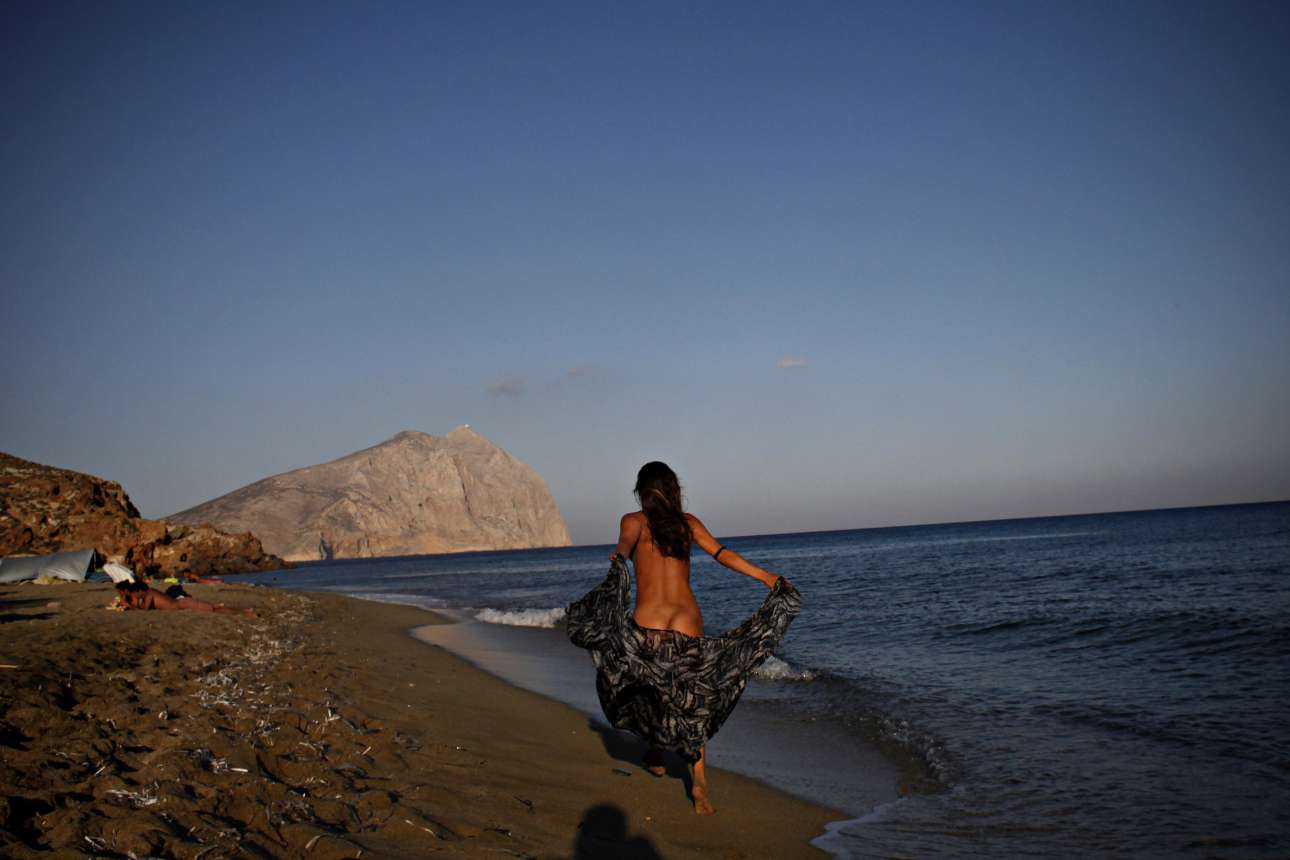 Είναι γυμνοί οι Αύγουστοι