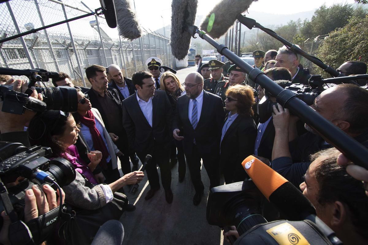 Γιατί έκρυψαν από τον Σουλτς την εικόνα του λιμανιού στη Μυτιλήνη;