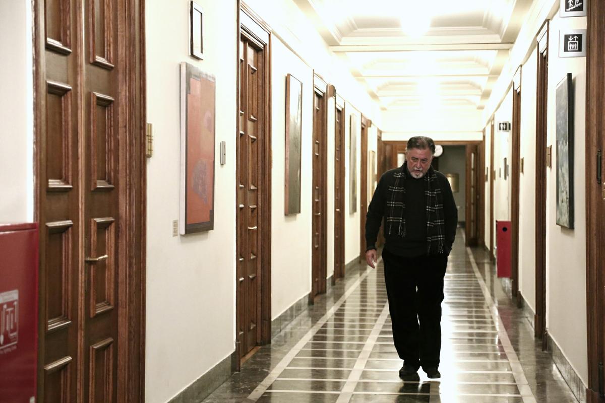 Μόνος ο Πανούσης στη Βουλή, αρνείται να καταθέσει ο Τόσκας