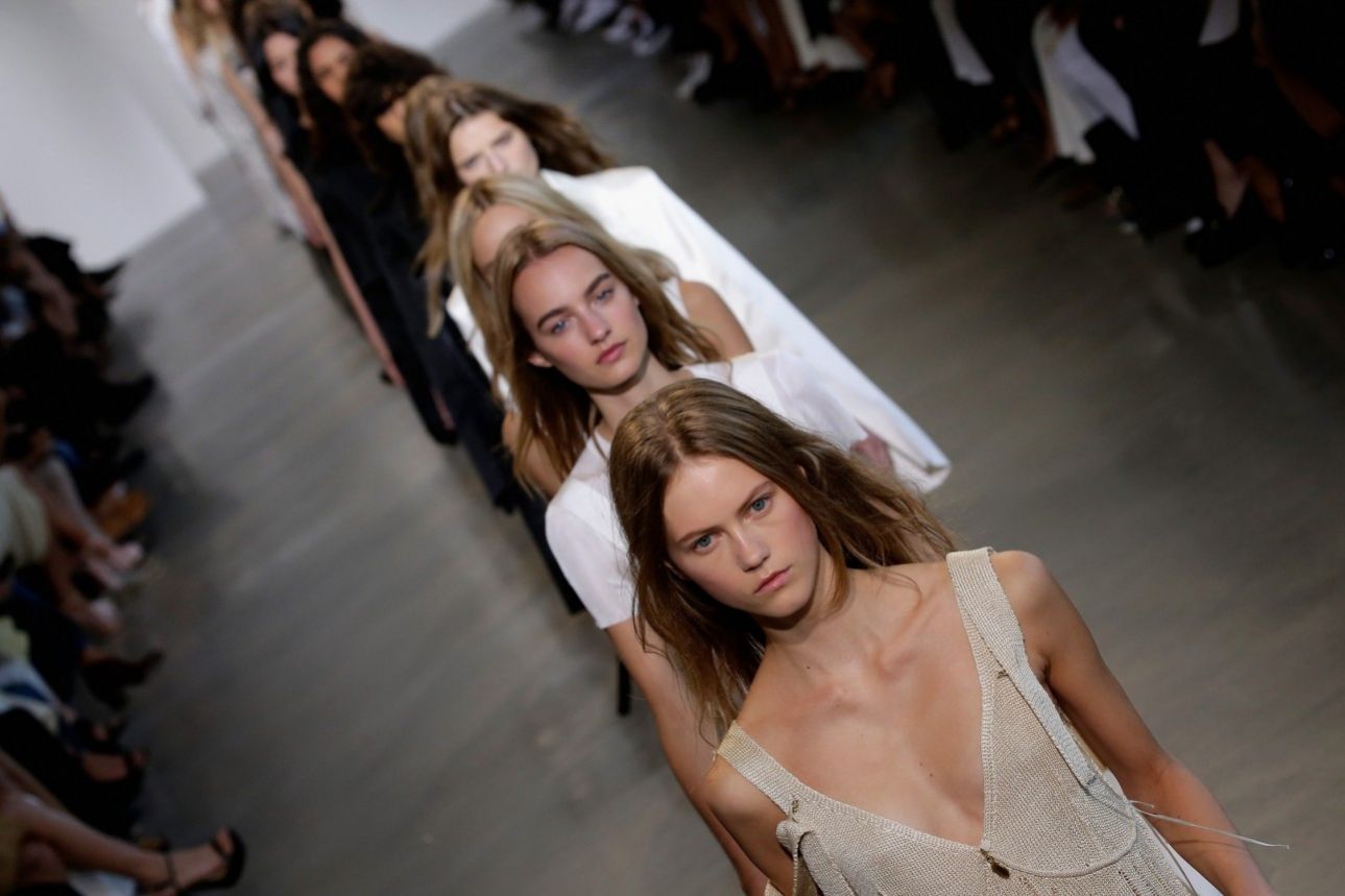 Ωδή στο φόρεμα κομπινεζόν