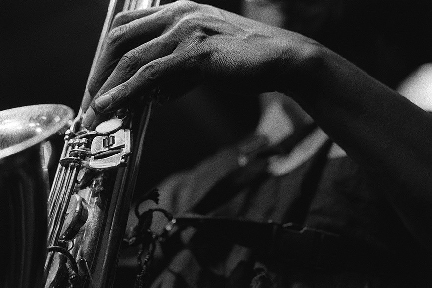 Στιγμές τζαζ σε ασπρόμαυρα φωτογραφικά καρέ