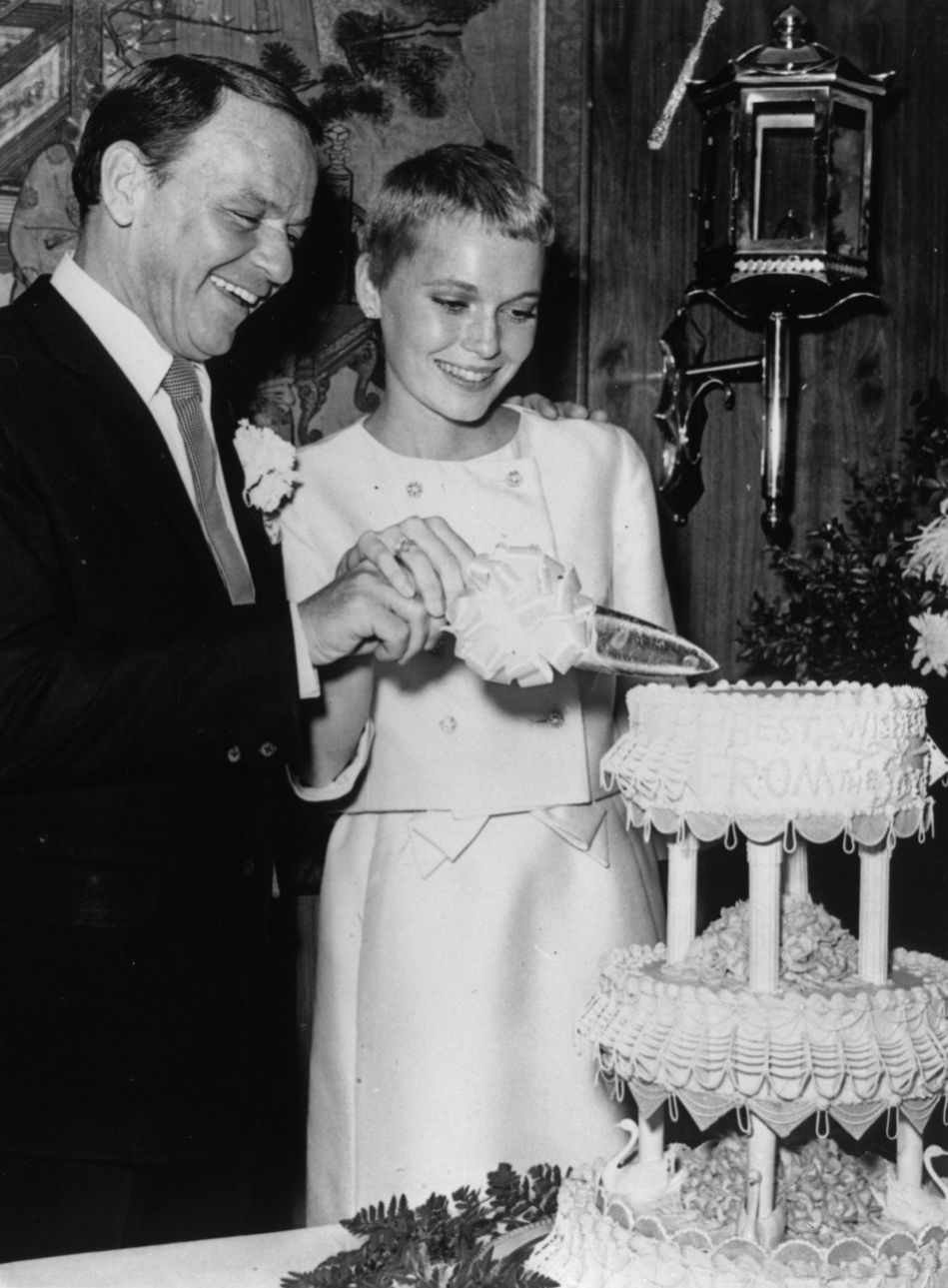 Στις 19 Ιουλίου του 1966 παντρεύτηκε τη Μία Φάροου στο Λας Βέγκας (Keystone/Getty Images/Ideal Image)