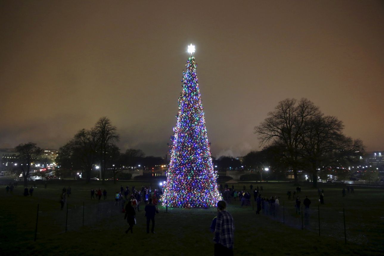 Οταν άναψαν τα λαμπάκια