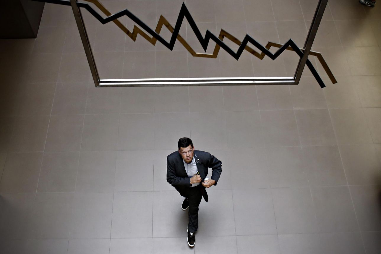 Γιατί το κράτος μισεί τους ιδιώτες;